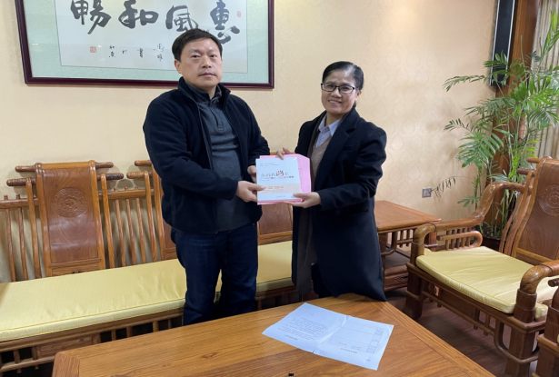 01 廖宏兵副总经理到黄凯琳同志家中开展廉政家访.jpg